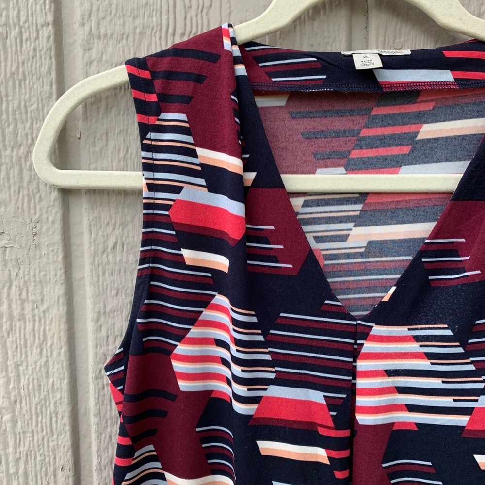 Halogen Geometric Patterned V-Neck Sleeveless Top - image 2